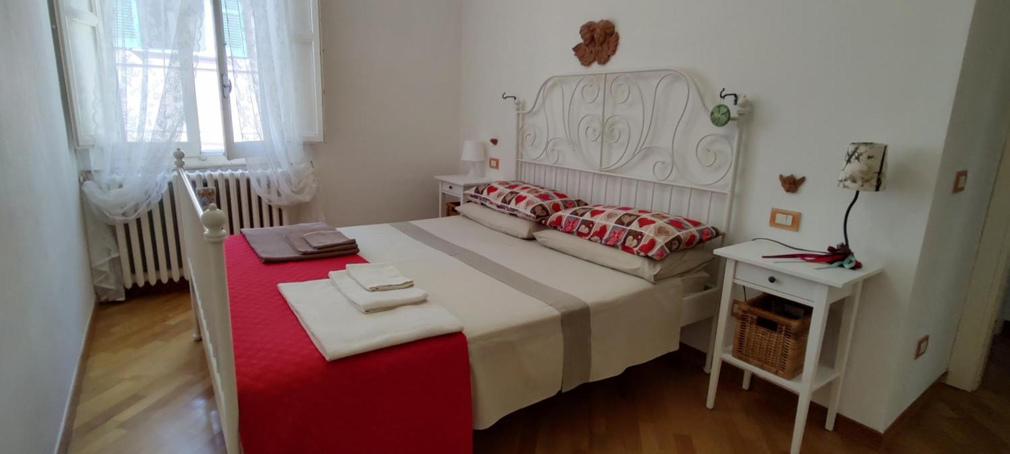 Appartamento La Rondine 佩萨罗 外观 照片